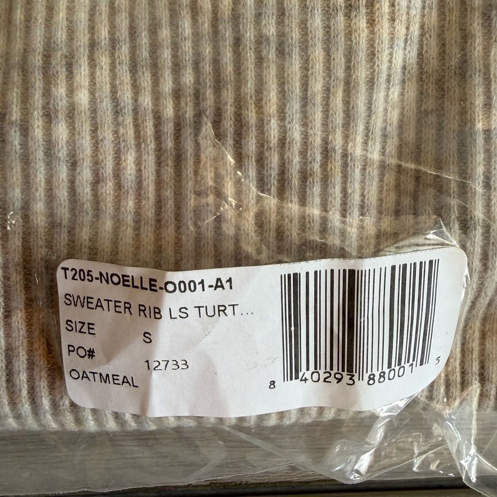 Perfect White Tee Noelle Sweater Rib Turtleneck Top Tan Small NWT IN PACKAGE - Picture 9 of 10